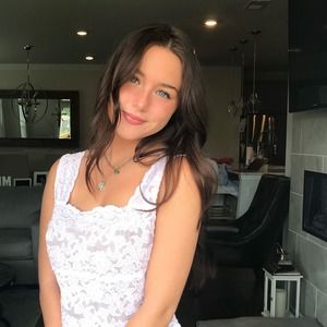 Meet your Posher, Mia